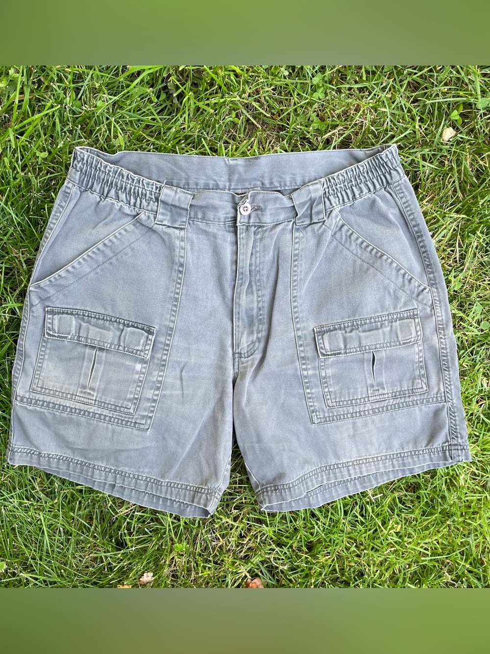Grey Great Northwest cargo shorts size 34